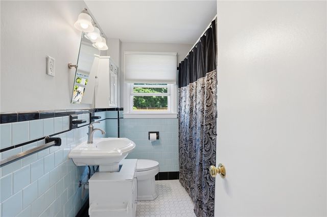 55 Blue Hill Drive, Warwick, RI 02886