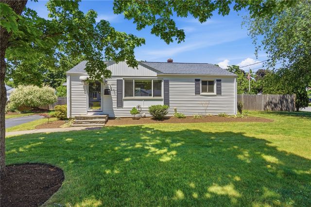 55 Blue Hill Drive, Warwick, RI 02886