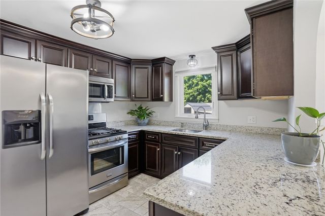 55 Blue Hill Drive, Warwick, RI 02886