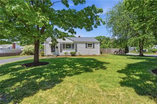55 Blue Hill Drive, Warwick, RI 02886