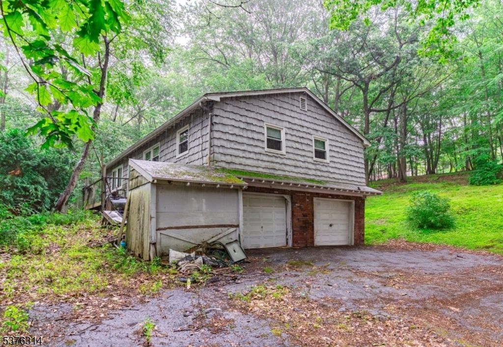 192 Beacon Hill Rd, Washington Twp., NJ 07830