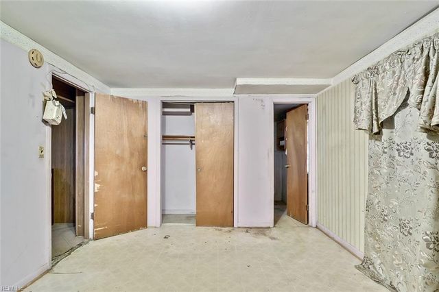 706 S Fallon CT, Hampton, VA 23661