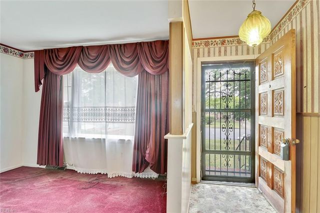 706 S Fallon CT, Hampton, VA 23661