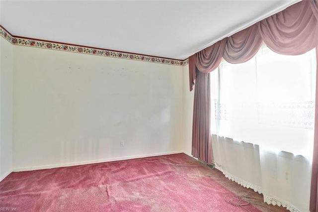 706 S Fallon CT, Hampton, VA 23661