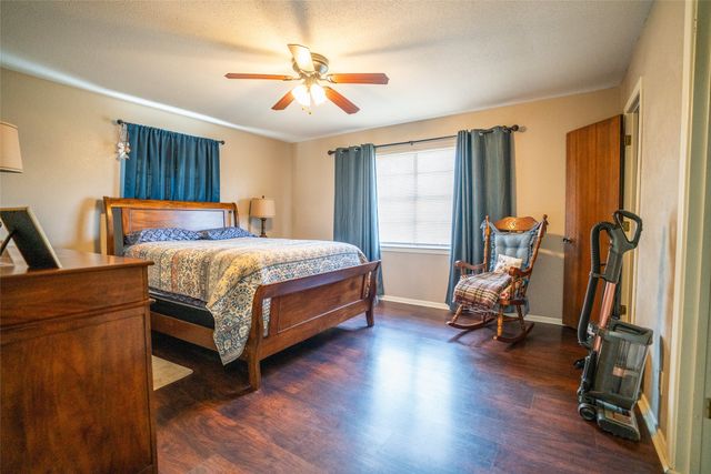 15 SW 45th, Paris, TX 75460