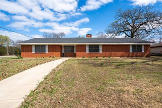 15 SW 45th, Paris, TX 75460