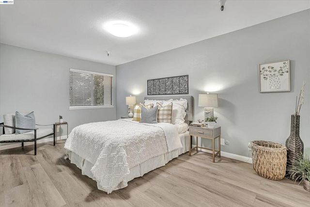 1775 Panda Way 103, Hayward, CA 94541