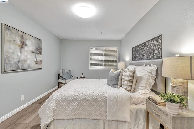 1775 Panda Way 103, Hayward, CA 94541