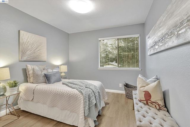 1775 Panda Way 103, Hayward, CA 94541