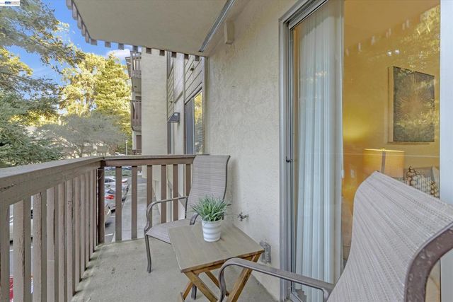 1775 Panda Way 103, Hayward, CA 94541