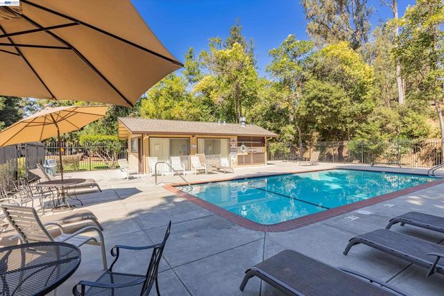 1775 Panda Way 103, Hayward, CA 94541