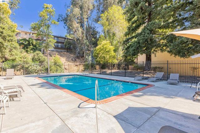 1775 Panda Way 103, Hayward, CA 94541