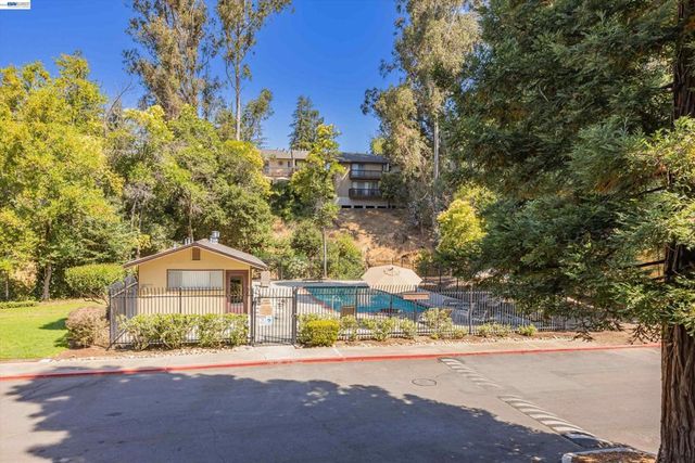 1775 Panda Way 103, Hayward, CA 94541