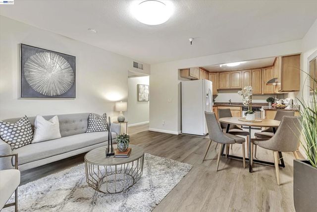1775 Panda Way 103, Hayward, CA 94541