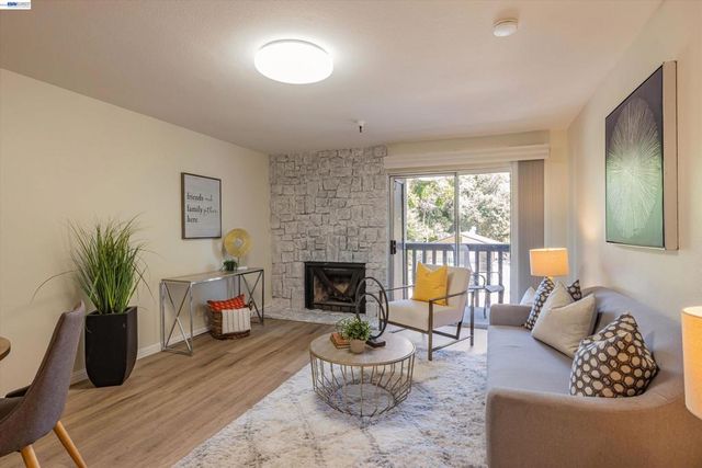 1775 Panda Way 103, Hayward, CA 94541