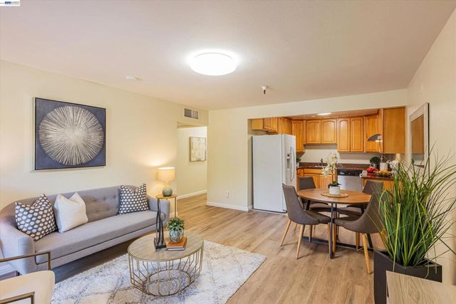 1775 Panda Way 103, Hayward, CA 94541