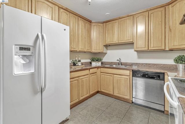 1775 Panda Way 103, Hayward, CA 94541