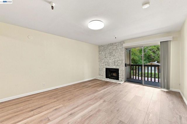 1775 Panda Way 103, Hayward, CA 94541