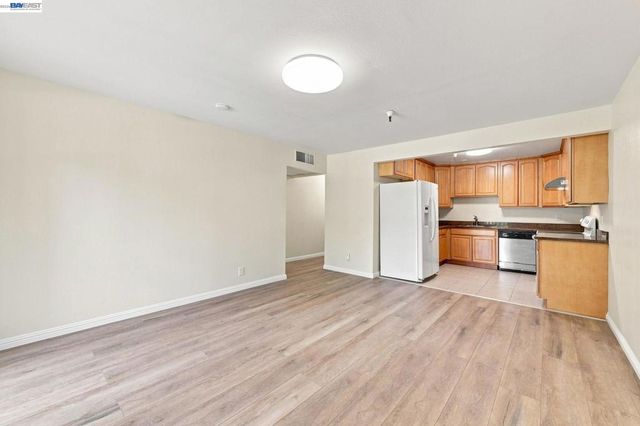 1775 Panda Way 103, Hayward, CA 94541
