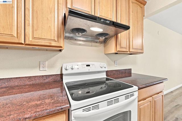 1775 Panda Way 103, Hayward, CA 94541