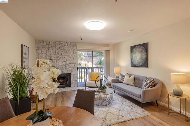 1775 Panda Way 103, Hayward, CA 94541