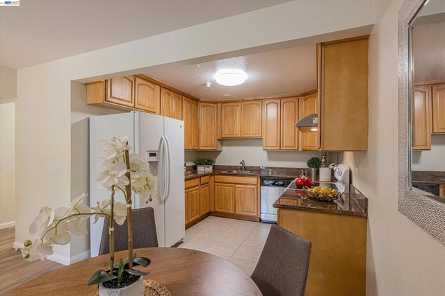 1775 Panda Way 103, Hayward, CA 94541
