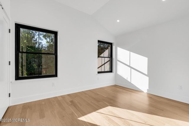 516 River Road, Fair Haven, NJ 07704