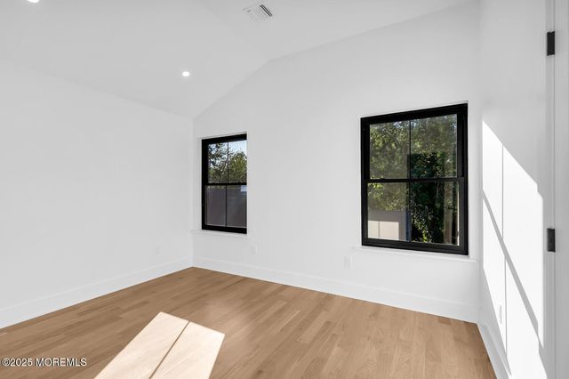 516 River Road, Fair Haven, NJ 07704