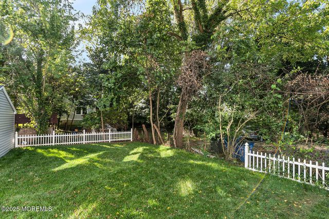 516 River Road, Fair Haven, NJ 07704