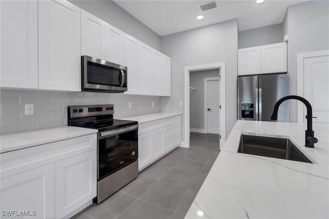 224 SE 13th TER, Cape Coral, FL 33990