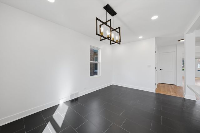 5704 S Oak Park Avenue, Chicago, IL 60638