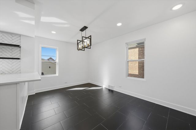 5704 S Oak Park Avenue, Chicago, IL 60638