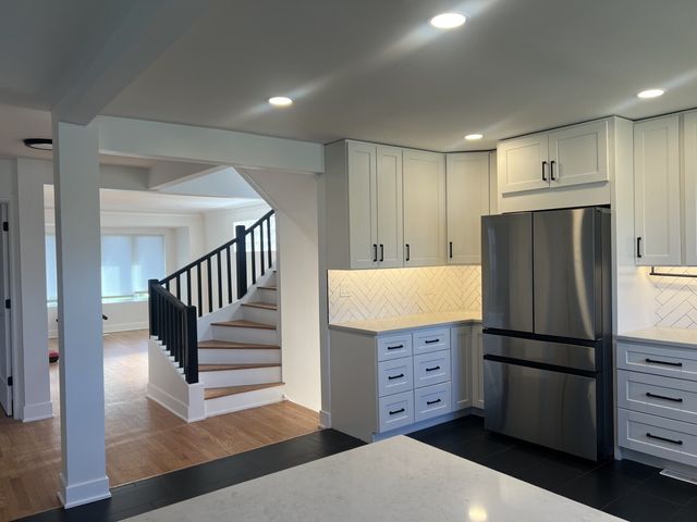 5704 S Oak Park Avenue, Chicago, IL 60638