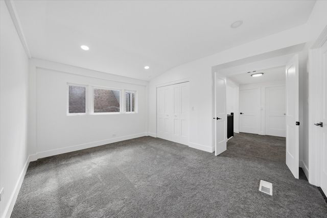 5704 S Oak Park Avenue, Chicago, IL 60638