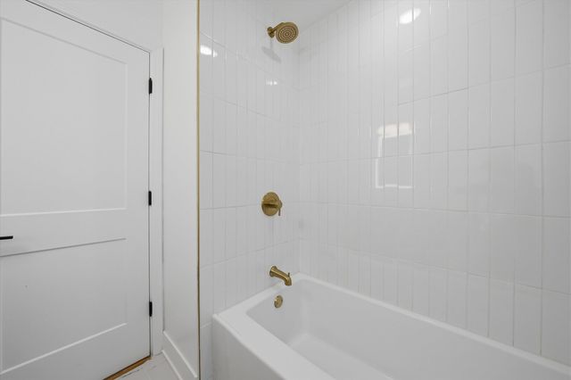 5704 S Oak Park Avenue, Chicago, IL 60638