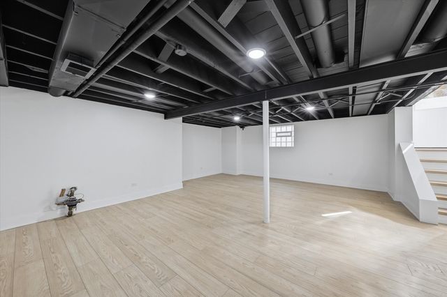 5704 S Oak Park Avenue, Chicago, IL 60638