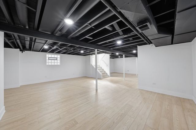 5704 S Oak Park Avenue, Chicago, IL 60638
