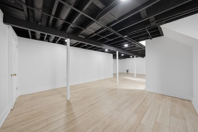 5704 S Oak Park Avenue, Chicago, IL 60638