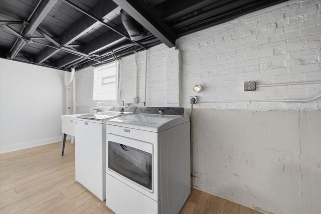 5704 S Oak Park Avenue, Chicago, IL 60638