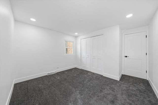 5704 S Oak Park Avenue, Chicago, IL 60638