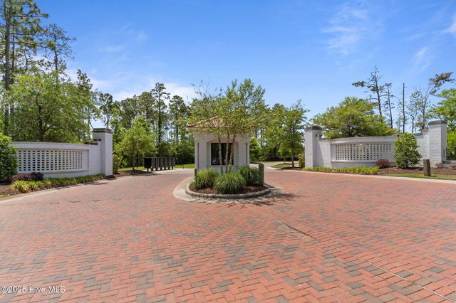 1696 W Coronado Avenue, Bolivia, NC 28422