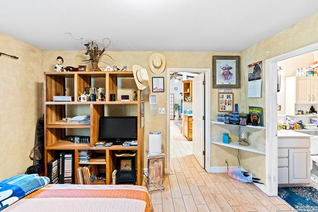 4015 Hillswind, San Antonio, TX 78217