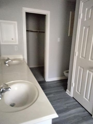 208 Canterbury Drive, Conroe, TX 77303