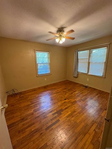 901 N Oak Street, Searcy, AR 72143