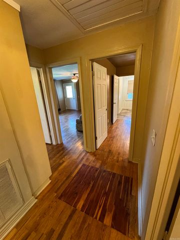 901 N Oak Street, Searcy, AR 72143