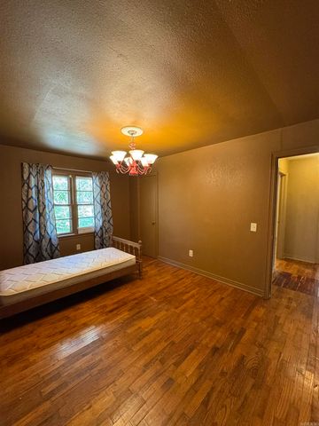 901 N Oak Street, Searcy, AR 72143