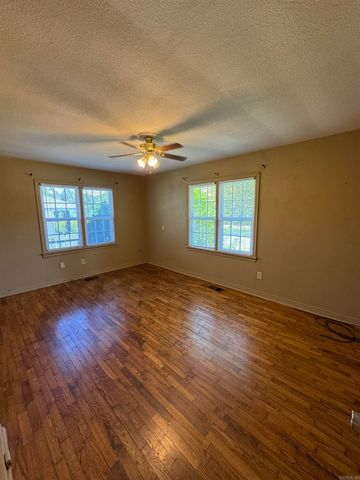 901 N Oak Street, Searcy, AR 72143