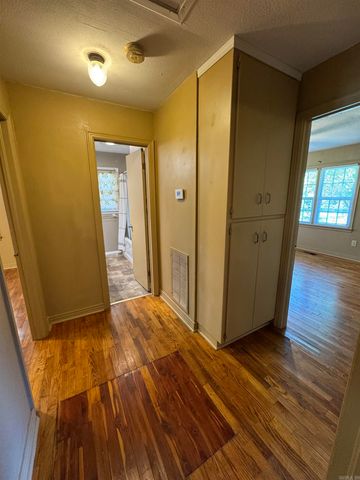 901 N Oak Street, Searcy, AR 72143