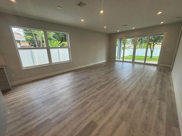 127 NW 9th Avenue, Delray Beach, FL 33444