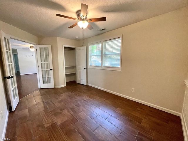 1075 Kenya LN, Virginia Beach, VA 23451